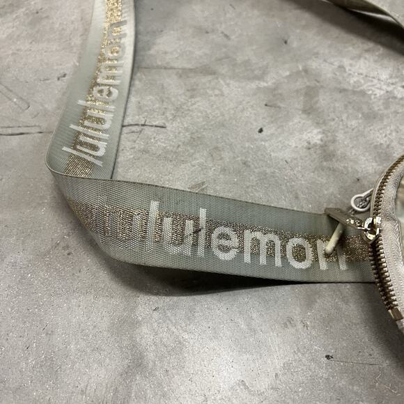Lululemon Everywhere Belt Bag 1L Wordmark Vapor/Gold/White-LU9BHGS VOPR/GOLD/WHT - Picture 6 of 11